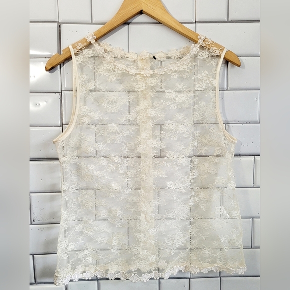 Tops - Ladies Sleeveless Sheer Lace Top Blouse Rear Button Lightweight Floral Fabric  